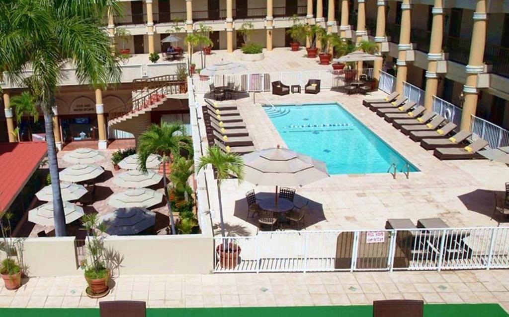 Windward Passage Hotel Carlota Amalia Exterior foto
